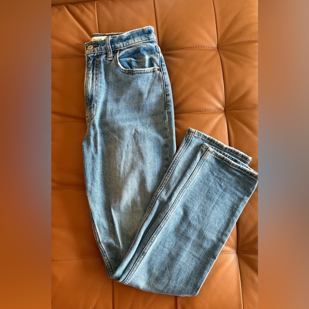 Abercrombie 90s Slim Straight Ultra High Rise Curve Love
